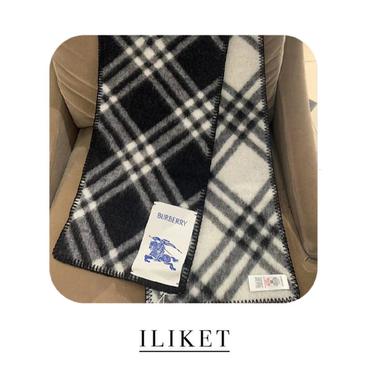 100% cashmere Check Scarf (Black & White )Rectangular double-faced woven cashmere scarf Jacquard check pattern Logo patch at face Cashmere Scarf