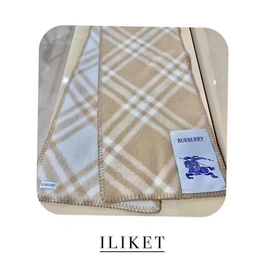 100% cashmere Check Scarf (Beige & White )Rectangular double-faced woven cashmere scarf Jacquard check pattern Logo patch at face Cashmere Scarf